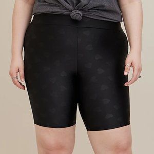 NWT TORRID HEART EMBOSSED 9' SIGNATURE HIGH RISE WAIST BIKE SHORT, Plus Size 2X